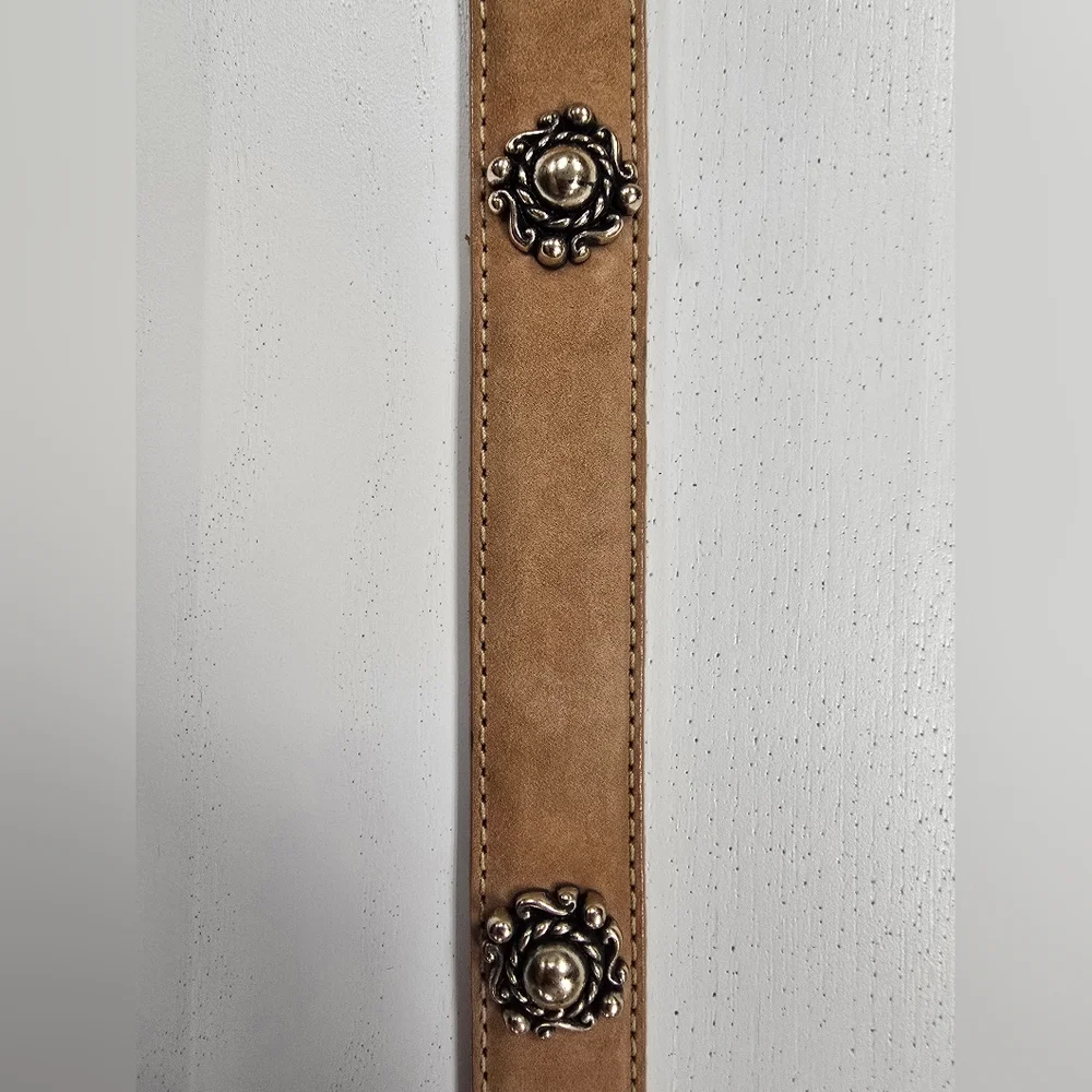 Brighton Beige Leather Belt with Ornate Gold-Tone Buckle - Picture 3 of 9